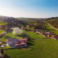 El Campo de Petra, hotel em Grado