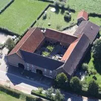 Hoeve de Binnenplaets - Appartementen - Glamping - Familieverblijf、Schimmertのホテル