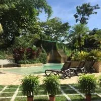 Diuwak, hotel i Dominical