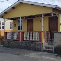 Roseau Hostel & Beach Front Property, hotel u gradu Rozo