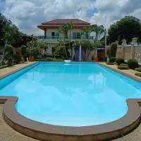 Sumali Villa, hotel din Sing Buri