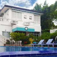 Paradores Del Castillo, hotel a Taal