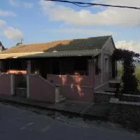 Hillsidehouse, hotel i Magouládes