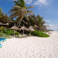Beautiful house on beach zone Tulum, hotel v destin&aacute;cii Tulum