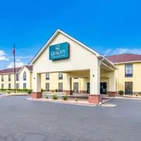 Quality Inn & Suites Canton, GA, hotel u gradu 'Canton'