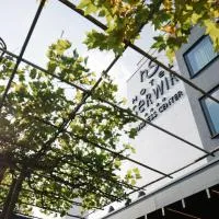Serwir Hotel, hotel u gradu Sint-Niklas