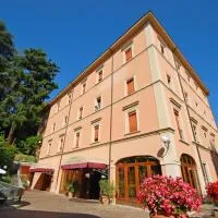 Alla Rocca Hotel Conference & Restaurant, viešbutis mieste Bazzano Bologna