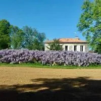 Chez Savary, hotel u gradu 'Varzay'