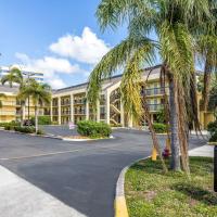 Quality Inn Palm Beach International Airport, хотел близо до Летище Palm Beach - PBI, Уест Палм Бийч