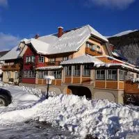 Edelsteinhotel Guniwirt: Krakaudorf şehrinde bir otel