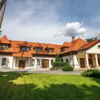 Botanica, hotel din Dánszentmiklós