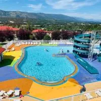 Mountain View Suites & Residency at Fairmont Hot Springs, hotell sihtkohas Fairmont Hot Springs