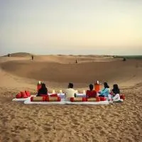 Sunny Desert Camp, hotel din Kūri