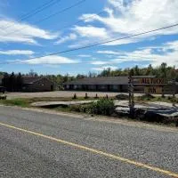 All Tucked Inn, hotel u gradu Waubaushene