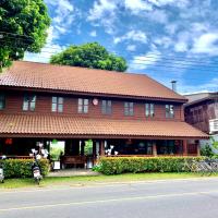 Riverhouse Hotel (The Teak House), hotell i Mae Sariang