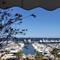 Appartement de standing face à la mer avec vue exceptionnelle sur les îles de Lerins, hôtel à Mandelieu-la-Napoule (Mandelieu-la-Napoule Beach)