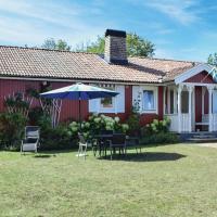 Beautiful home in Kpingsvik with 3 Bedrooms and WiFi, hotell i Köpingsvik