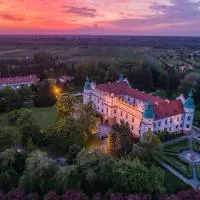 Zamek w Baranowie Sandomierskim, Hotel in Baranów Sandomierski