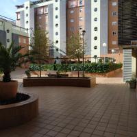 Sunny view Apartment with Five Beds, hotel near Seville Airport - SVQ, Seville