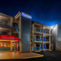 Travelodge by Wyndham Houston Hobby Airport, hotel blizu aerodroma Aerodrom Vilijam P. Hobi - HOU, Hjuston