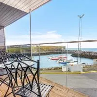 Hotel Duus by Keflavik Airport, хотел в Кефлавик