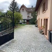 Chambre Gentiane 2 à 3 personnes wifi sdb partagée, hotell sihtkohas Saint-Amarin