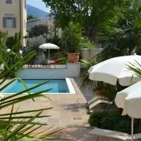 Hotel Leon d'Oro, מלון ברוברטו