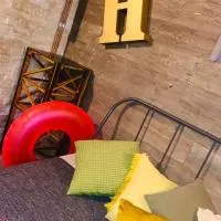 Les chambres atypiques de Nico Bush - Parking sécurisé vélos, hotel u gradu Turne