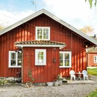 8 person holiday home in Varg n, hotell nära Trollhättan flygplats - THN, Västra Tunhem