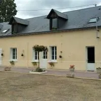 GITE LES HAUTES MOUGONNIERES, hotel en Neuil