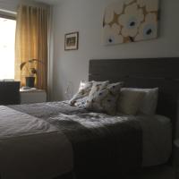 Lovely Apartment, Vuorimiehenkatu 31, hotell i Ullanlinna, Helsingfors