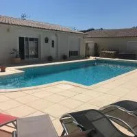 LES CLÉMATITES, hótel í Donzère