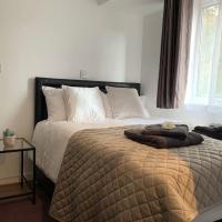 Serviced Apartment Bristol One-Bedroom Southmead Hospital MOD Airbus