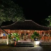The Nalaya Hotel & Resto, hotel en Borobudur