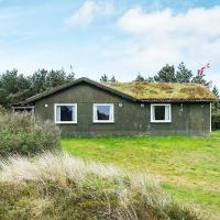 Secluded Holiday Home in R m with Sauna, hotel in Bolilmark