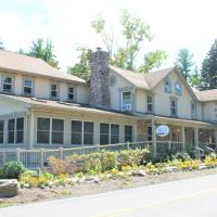 Woodfield Manor - A Sundance Vacations Property, hotel in Cresco
