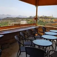 Basmat almisfah, hotel v destinaci Al Ḩamrāʼ