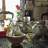 Chambres d'hôtes La Hulotte 69, Hotel in Villechenève