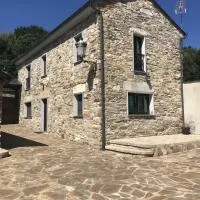 Pensión Xacobe, hotel in Cabreiros
