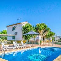 Stunning home in Posadas with 5 Bedrooms, Private swimming pool and Outdoor swimming pool