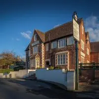 The Beacon & Railway Hotel, hotell i Stonehouse