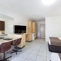 Reef Gateway Hotel، فندق في كانونفال