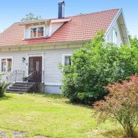 Amazing home in Orrefors with 3 Bedrooms and Internet