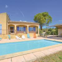 Stunning home in Cairanne w/ Outdoor swimming pool, WiFi and 5 Bedrooms, hôtel à Cairanne
