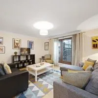 2 Bed Chic Apartment near Shoreditch & Liverpool St FREE WIFI & PARKING by City Stay London
