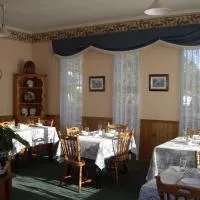 Lucinda B&B โรงแรมในลาโทรบ