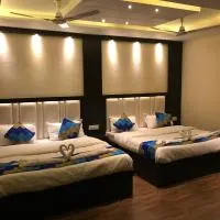 Hotel Kabir Residency-4 MIN WALK TO GOLDEN TEMPLE, hotel i Amritsar