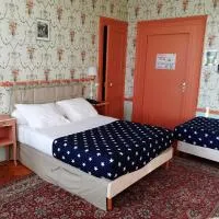 Hotel du chateau blanc، فندق في Saint-Aubin-lès-Elbeuf