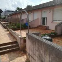 Logement de plein pied à MIRECOURT, מלון בMirecourt