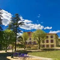 Château Ferrassières, hotel u gradu Ferrassières